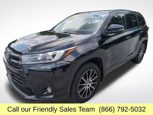 Used 2017 Toyota Highlander SE w/ Carpet Mat Package AWD/4WD image 1