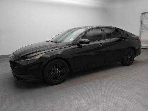 Used 2021 Hyundai Elantra SEL w/ Convenience Package FWD image 2