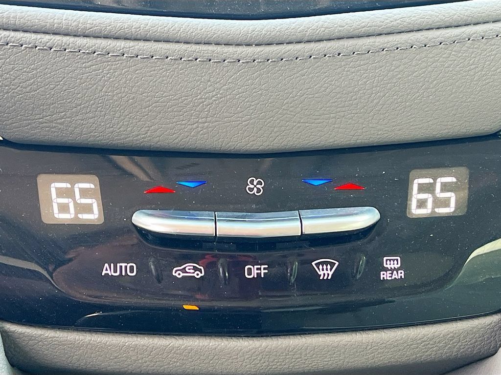 Used 2024 Cadillac XT5 Premium Luxury FWD image 16