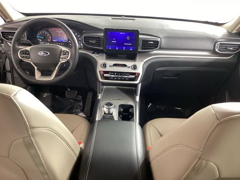 Used 2023 Ford Explorer XLT w/ Equipment Group 202A image 18