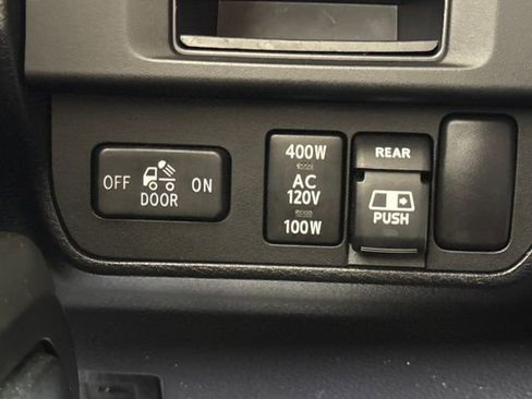 Used 2017 Toyota Tacoma TRD Off-Road image 35