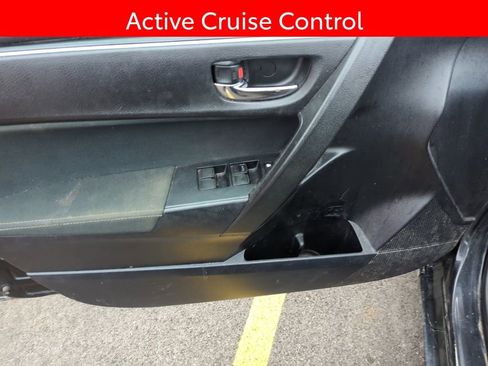 Used 2018 Toyota Corolla LE image 8