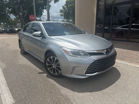 Used 2018 Toyota Avalon XLE Premium FWD image 1