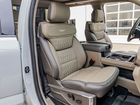 Used 2026 Ford F250 Platinum w/ Platinum Plus Package image 32