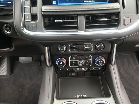 Used 2022 Chevrolet Tahoe Z71 w/ Luxury Package AWD/4WD image 9