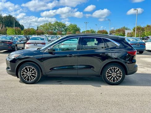 New 2023 Ford Escape SE FWD image 8