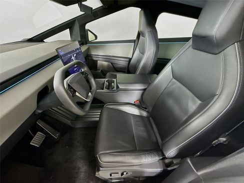 Used 2024 Tesla Cybertruck AWD Crew Cab image 2
