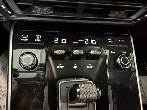 Used 2021 Porsche 911 Turbo S AWD/4WD image 37