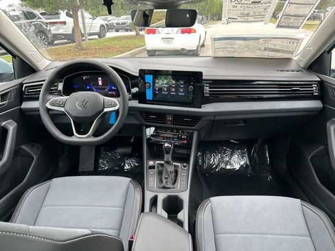 New 2026 Volkswagen Jetta SE FWD image 10