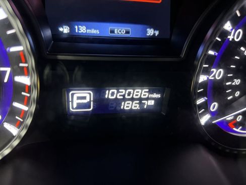 Used 2013 INFINITI JX35 AWD w/ Premium Pkg image 12