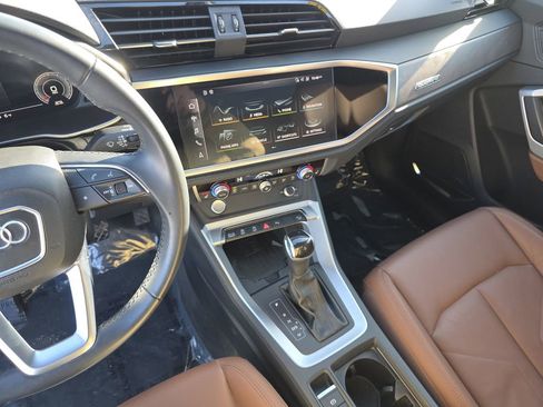 Used 2019 Audi Q3 2.0T Premium Plus w/ Premium Plus Package image 29