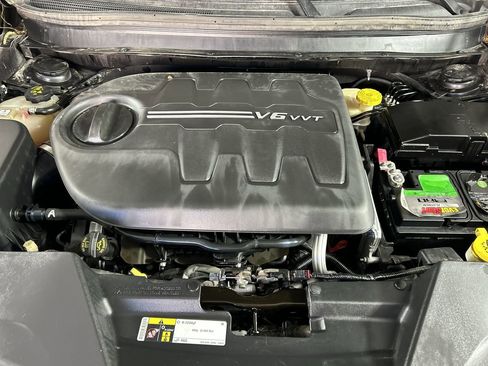 Used 2016 Jeep Cherokee Trailhawk w/ Comfort/Convenience Group AWD/4WD image 11