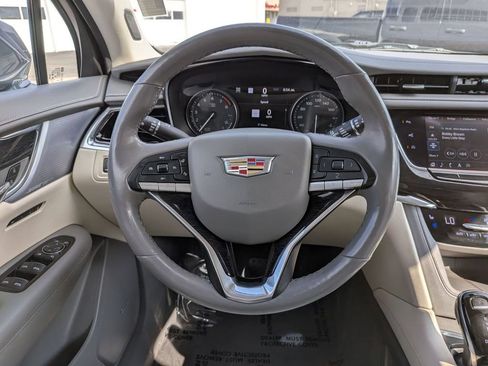 Used 2020 Cadillac XT6 Premium Luxury AWD/4WD image 20