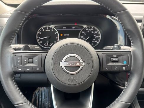 Used 2025 Nissan Pathfinder SL FWD image 23