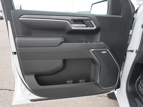 Used 2025 Chevrolet Silverado 1500 LTZ AWD/4WD image 27