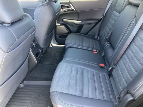 New 2026 Mitsubishi Outlander SE FWD image 22