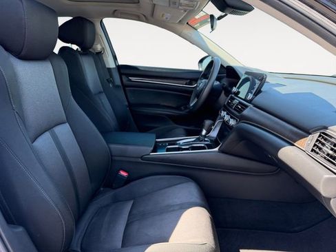 Used 2019 Honda Accord EX image 13