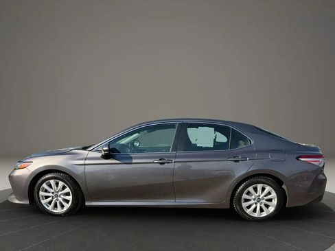 Used 2018 Toyota Camry LE FWD image 8