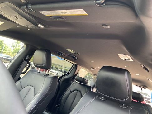 Used 2025 Chrysler Pacifica Select FWD image 29