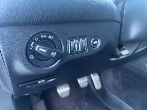 Used 2017 Dodge Challenger R/T Scat Pack w/ Leather Interior Group image 9