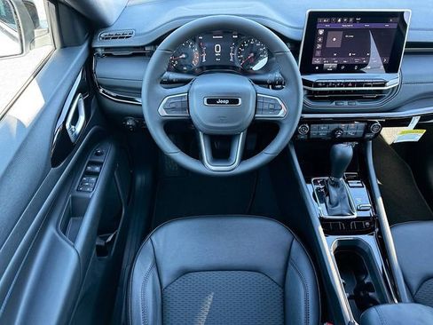 New 2026 Jeep Compass Latitude image 15
