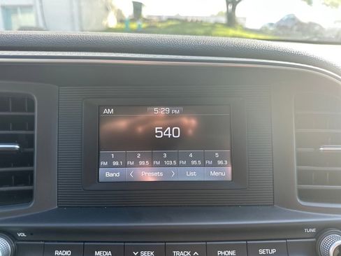 Used 2020 Hyundai Elantra SE w/ Cargo Package (C1) FWD image 14