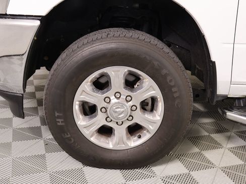 Used 2024 RAM 3500 Big Horn AWD/4WD image 16