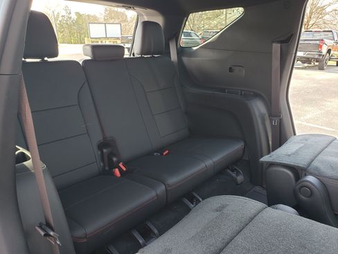 Used 2024 Chevrolet Traverse RS w/ LPO, Floor Liner Package image 33