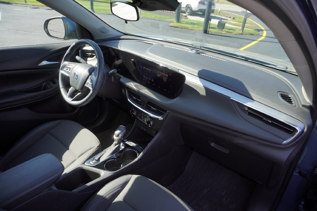 Used 2024 Buick Encore GX Preferred w/ Comfort Package AWD/4WD image 27