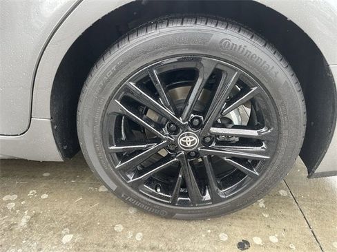 Used 2025 Toyota Camry SE image 32