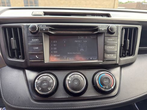 Used 2017 Toyota RAV4 LE FWD image 13