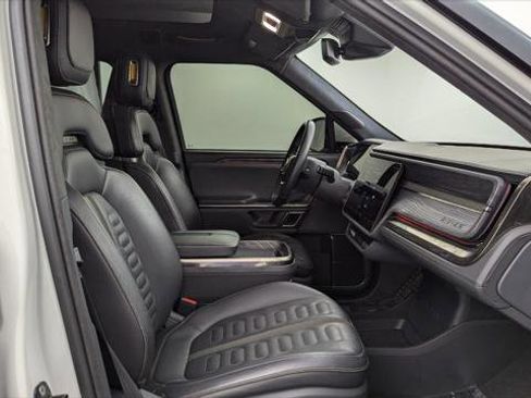 Used 2022 Rivian R1T Launch Edition image 19