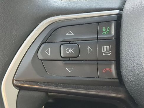 Used 2023 Jeep Grand Cherokee Altitude image 25