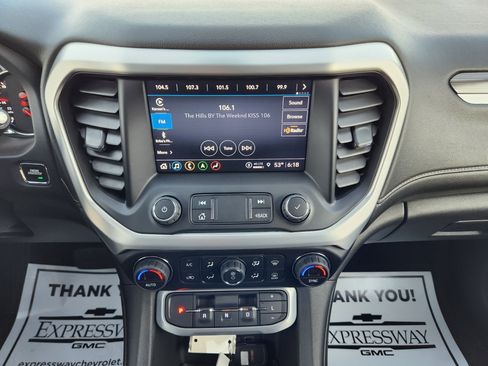 Used 2021 GMC Acadia SLT w/ Elevation Edition image 19