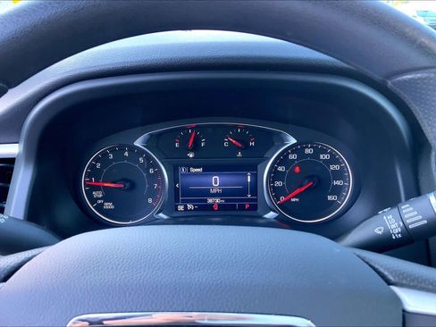 Used 2023 GMC Acadia SLE w/ Driver Convenience Package FWD image 25