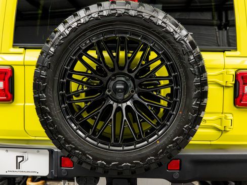 Used 2022 Jeep Wrangler Unlimited Rubicon w/ Trailer Tow Package AWD/4WD image 18