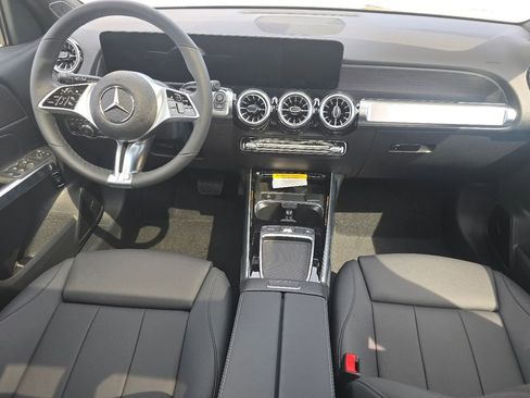 New 2026 Mercedes-Benz GLB 250 4MATIC image 21
