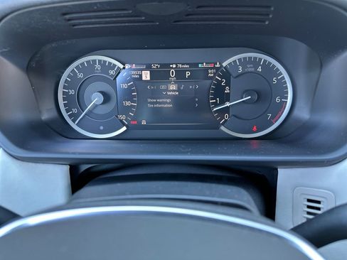 Used 2023 Land Rover Discovery S AWD/4WD image 20