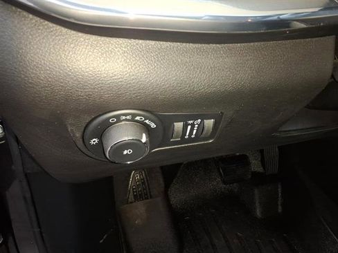 Used 2022 Jeep Compass Limited image 13