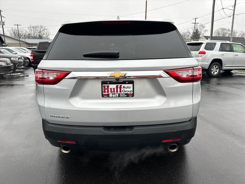 Used 2021 Chevrolet Traverse LS image 4
