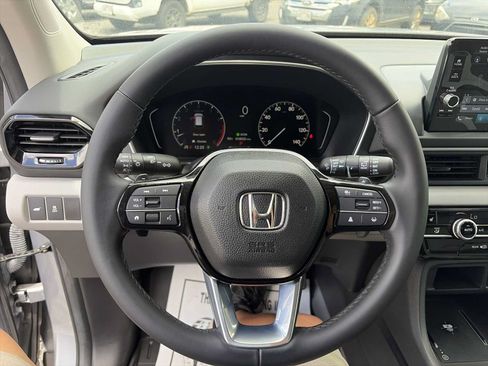 Used 2023 Honda Pilot EX-L image 11