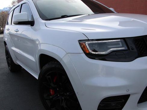 Used 2017 Jeep Grand Cherokee SRT image 41
