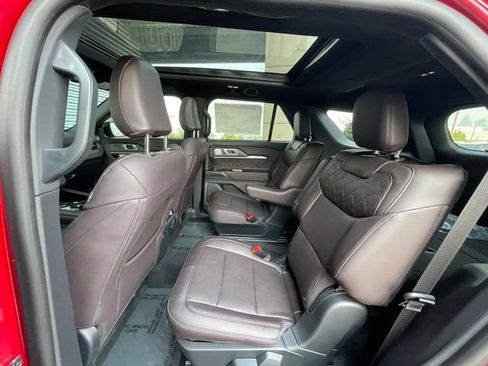 New 2026 Ford Explorer Platinum w/ LUX Leather Package AWD/4WD image 8