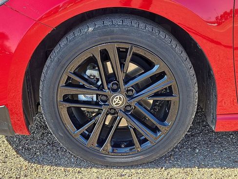 Used 2025 Toyota Camry SE image 11