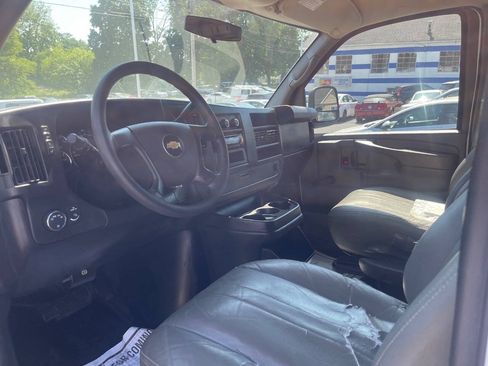 Used 2012 Chevrolet Express 1500 RWD image 11