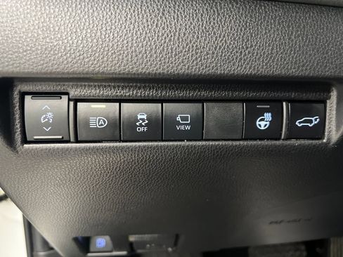 Used 2022 Toyota Venza Limited AWD/4WD image 42