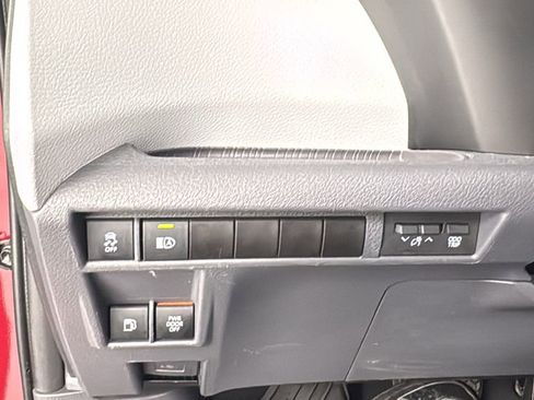 Used 2023 Toyota Sienna XSE image 37