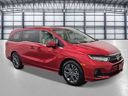 New 2026 Honda Odyssey Touring image 5