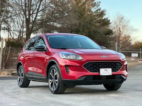 Used 2021 Ford Escape SE w/ SE Sport Appearance Package AWD/4WD image 7