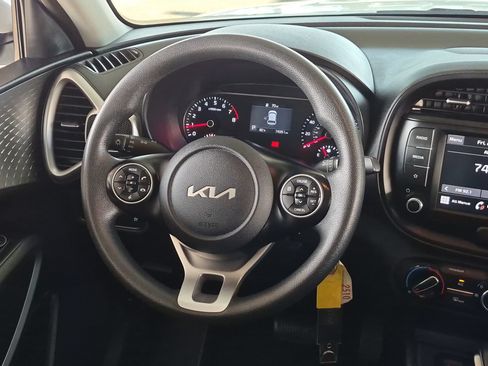 Used 2022 Kia Soul LX w/ Technology Package FWD image 11